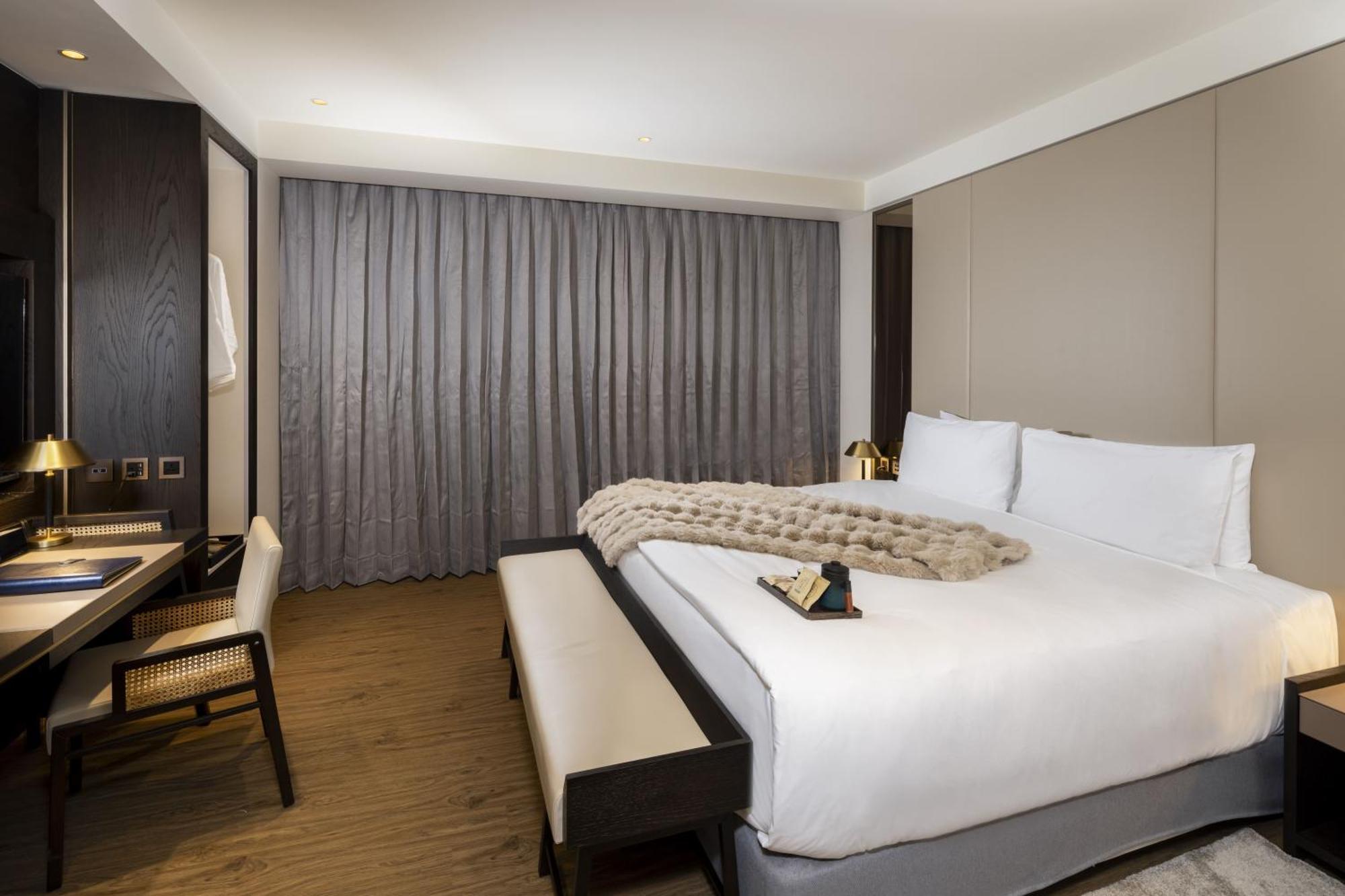 Voyage Kaohsiung By Cosmos Oasis Hotel ภายนอก รูปภาพ
