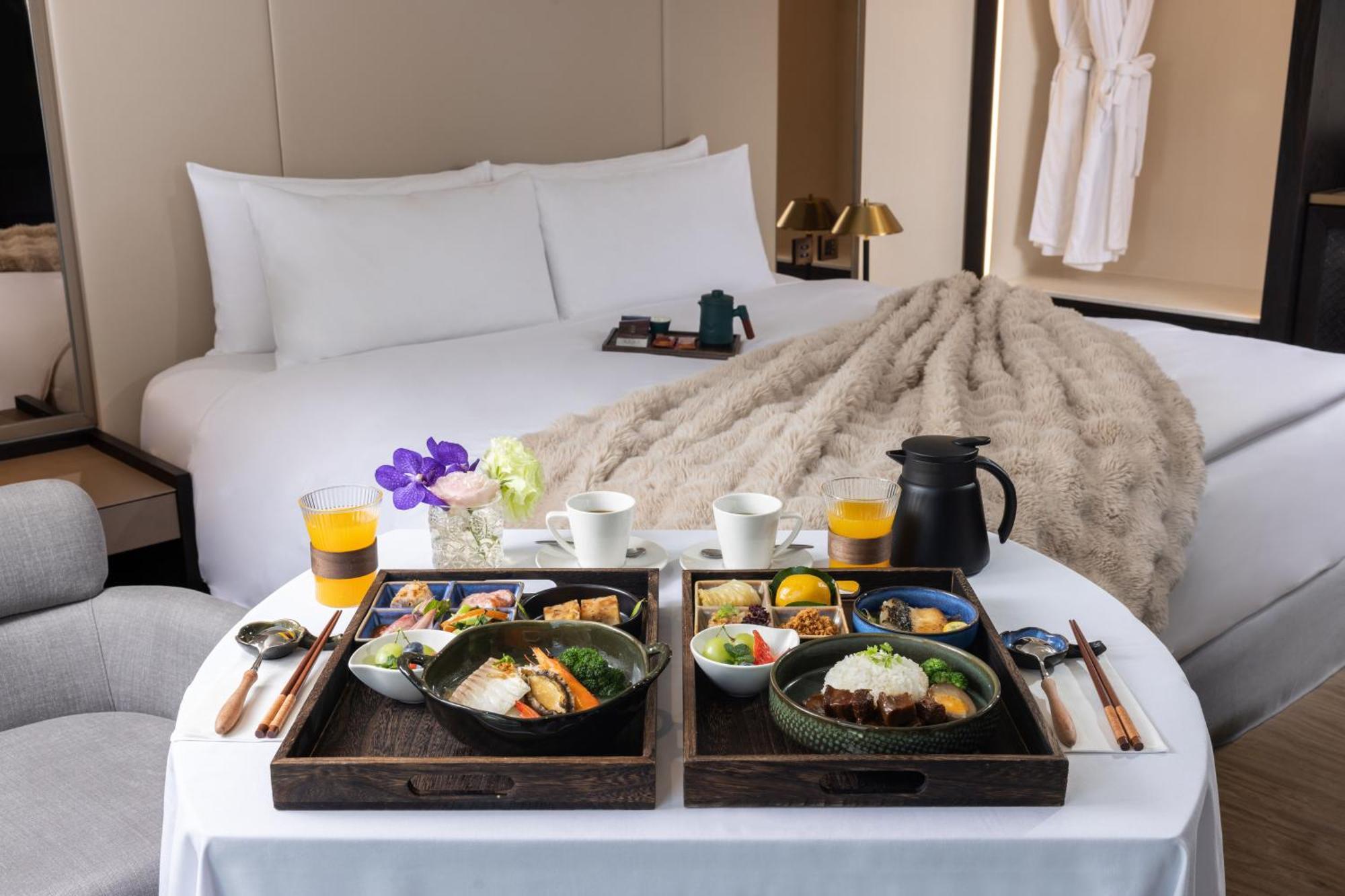 Voyage Kaohsiung By Cosmos Oasis Hotel ภายนอก รูปภาพ